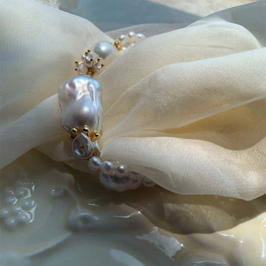Luna White Baroque Pearl Bracelet (2).jpg