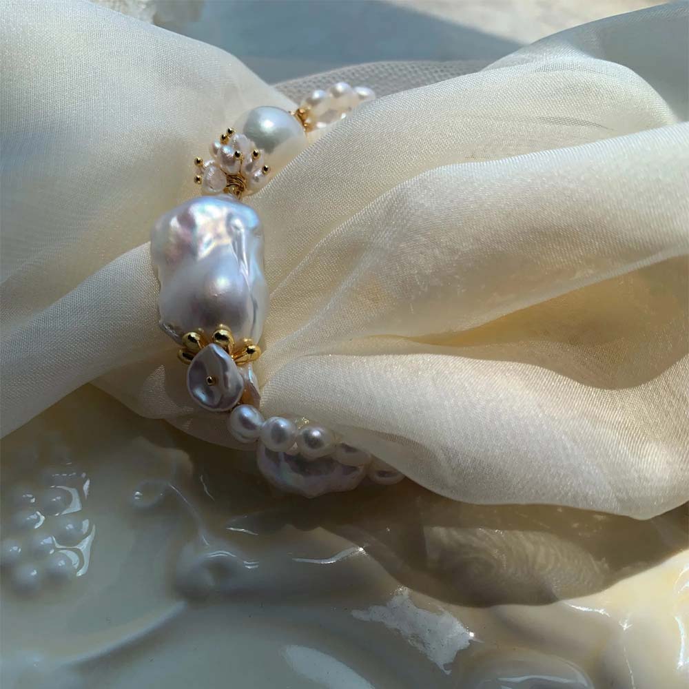Luna White Baroque Pearl Bracelet (2).jpg