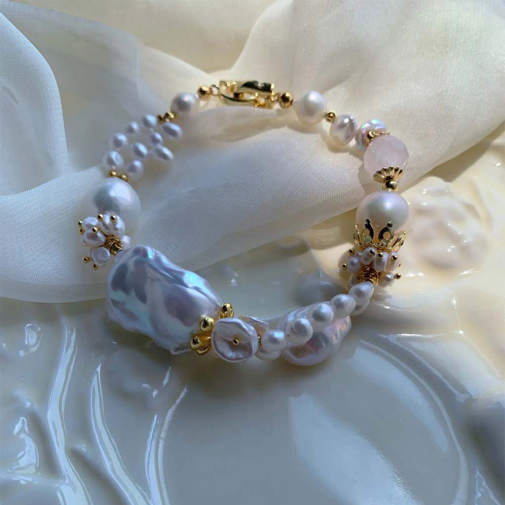 Luna White Baroque Pearl Bracelet (3).jpg