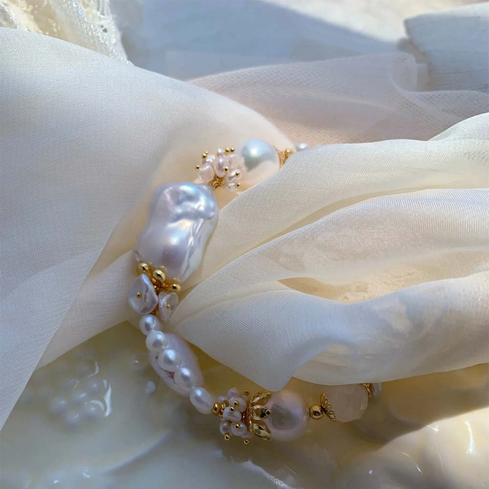 Luna White Baroque Pearl Bracelet (4).jpg